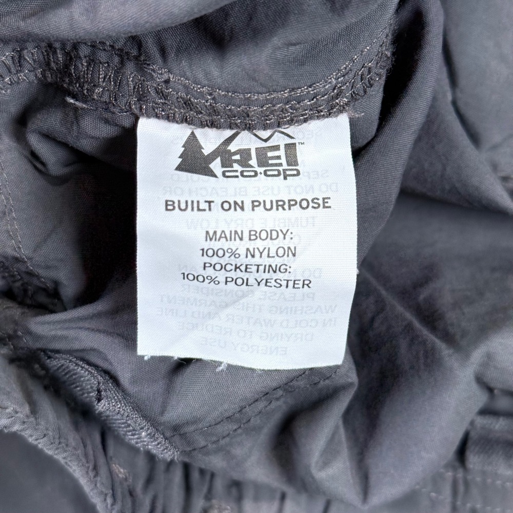 REI Co-op Convertible Cargo Pants Mens Size 40x30 Zip Hiking Travel Outdoor Gray - Picture 8 of 12
